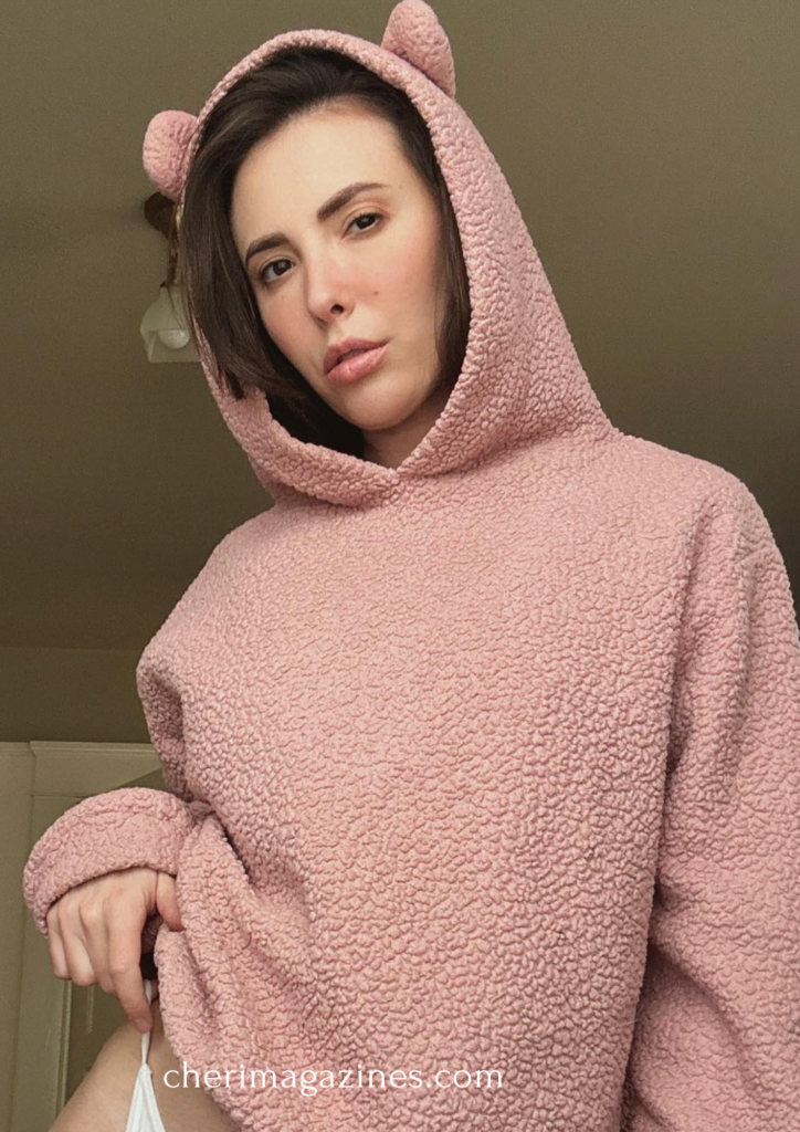 Casey Calvert Age – Wiki, Career, Boyfriend & Net Worth 2026